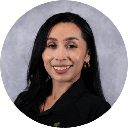 Laura Martinez, Call Center Agent